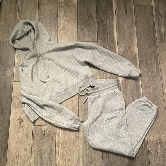 Wild Fable Quilted Jogger Set 
